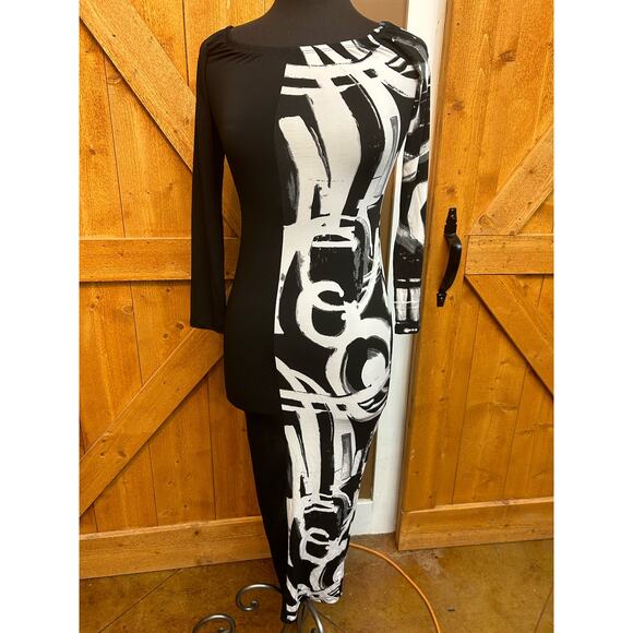 Women's Medium Long Black & White Maxi Dress Long Sleeve GUC Abstract - Picture 1 of 4